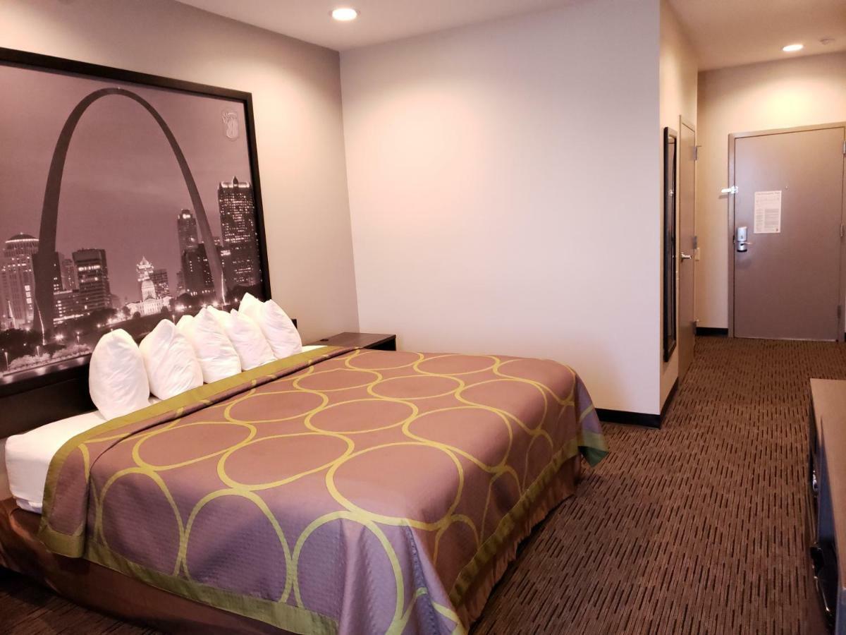 Super 8 By Wyndham St. Louis North Hotell Eksteriør bilde