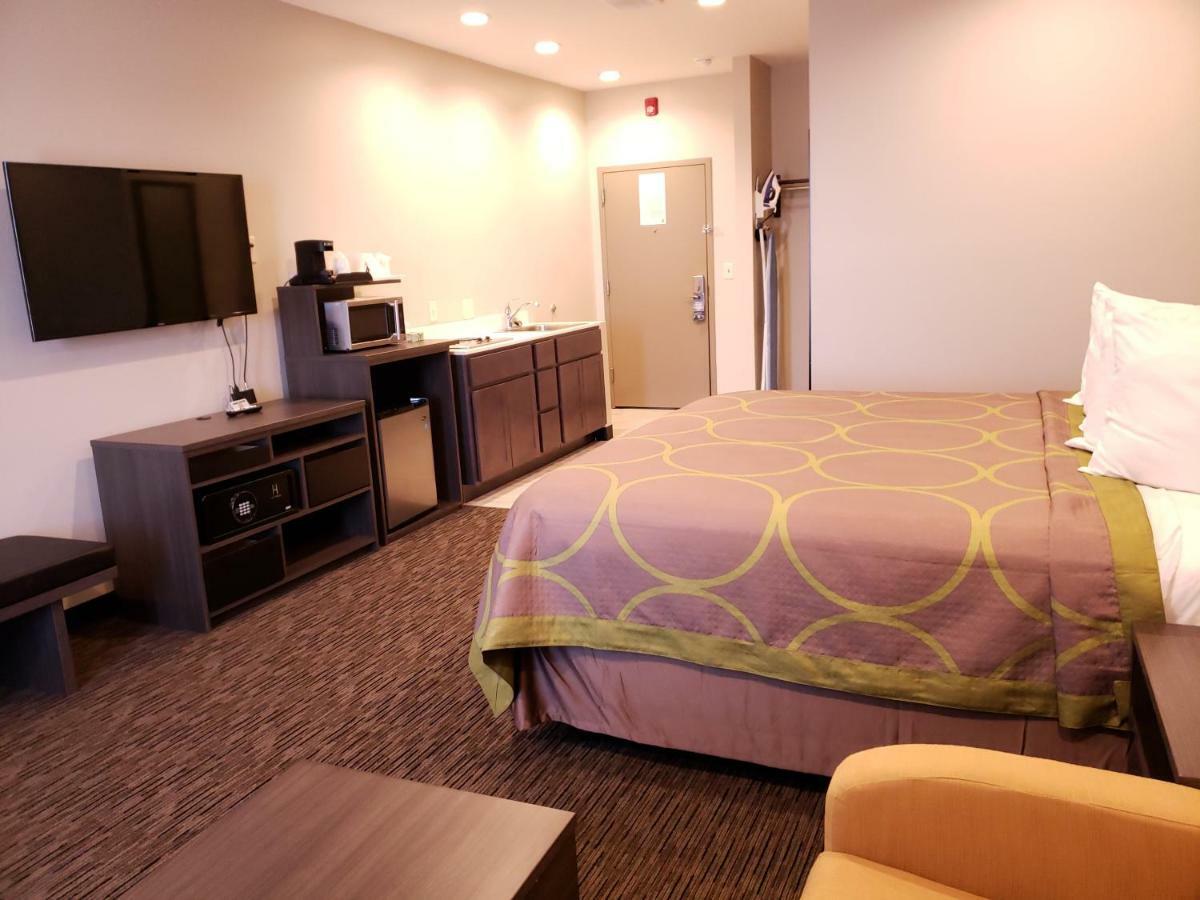 Super 8 By Wyndham St. Louis North Hotell Eksteriør bilde